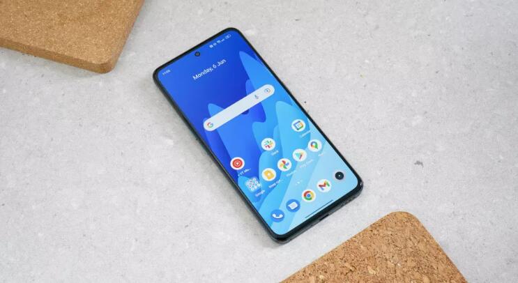 The Realme GT Neo 3 has a big 6.7-inch screen